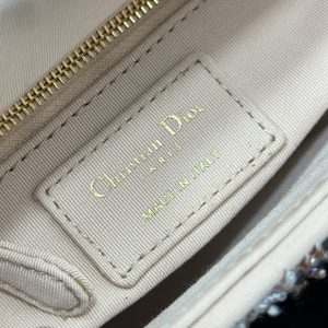 img_944dca8d_20240720_i1721462139_5746_4_jpg CD Mini Lady 17 Beige Satin Embroidery Diamond