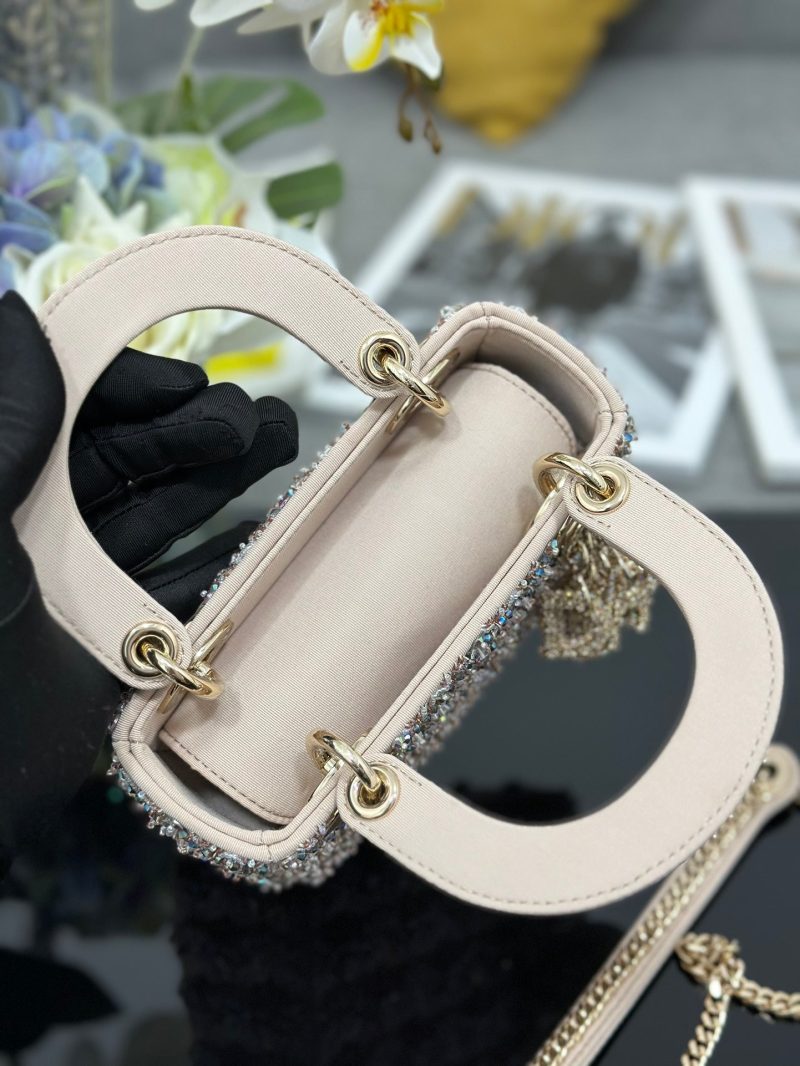 img_944dca8d_20240720_i1721462140_2960_8_jpg CD Mini Lady 17 Beige Satin Embroidery Diamond