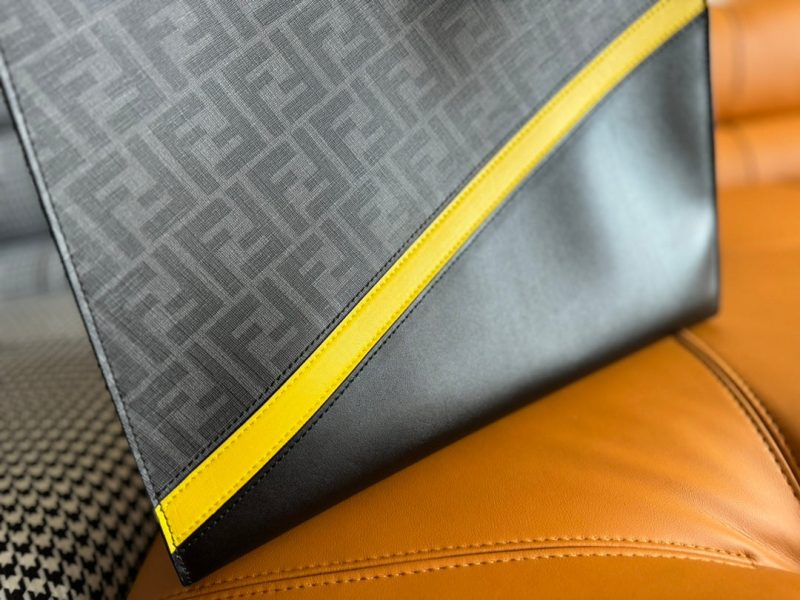 FendiI 38 BAG FF MONOGRAM FF BLACK CALFSKIN WITH STRAP