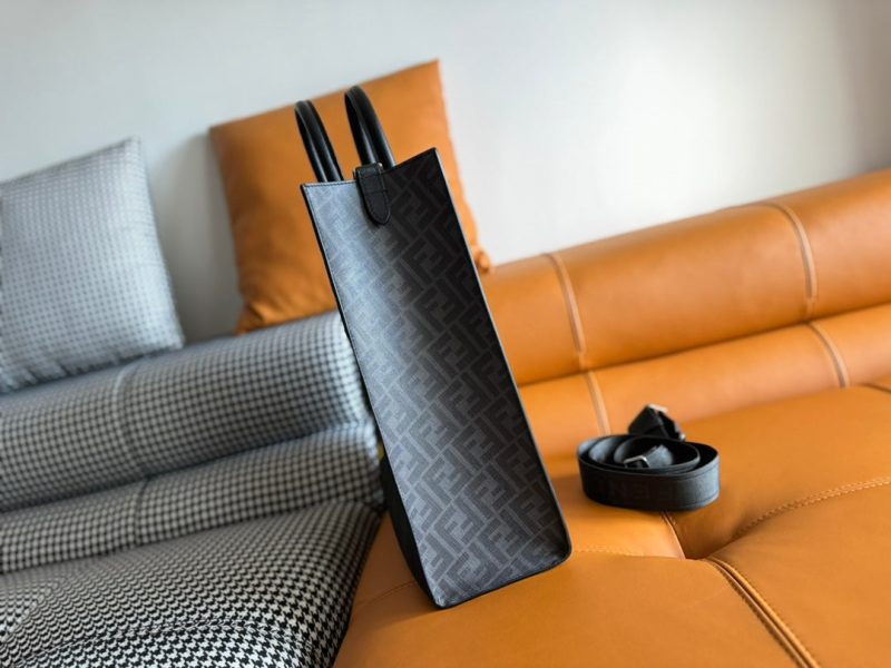 FendiI 38 BAG FF MONOGRAM FF BLACK CALFSKIN WITH STRAP