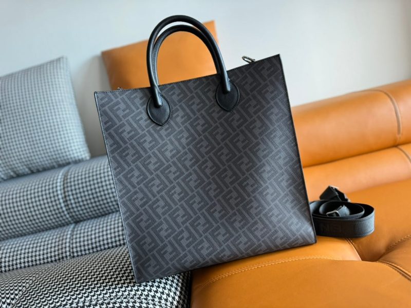 FendiI 38 BAG FF MONOGRAM FF BLACK CALFSKIN WITH STRAP