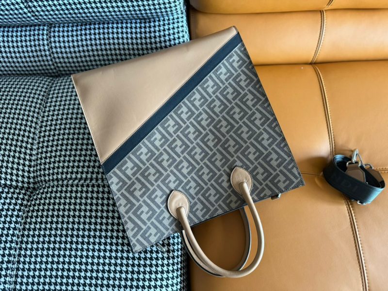 FendiI 38 BAG FF MONOGRAM FF CAMEL BROWN CALFSKIN WITH STRAP