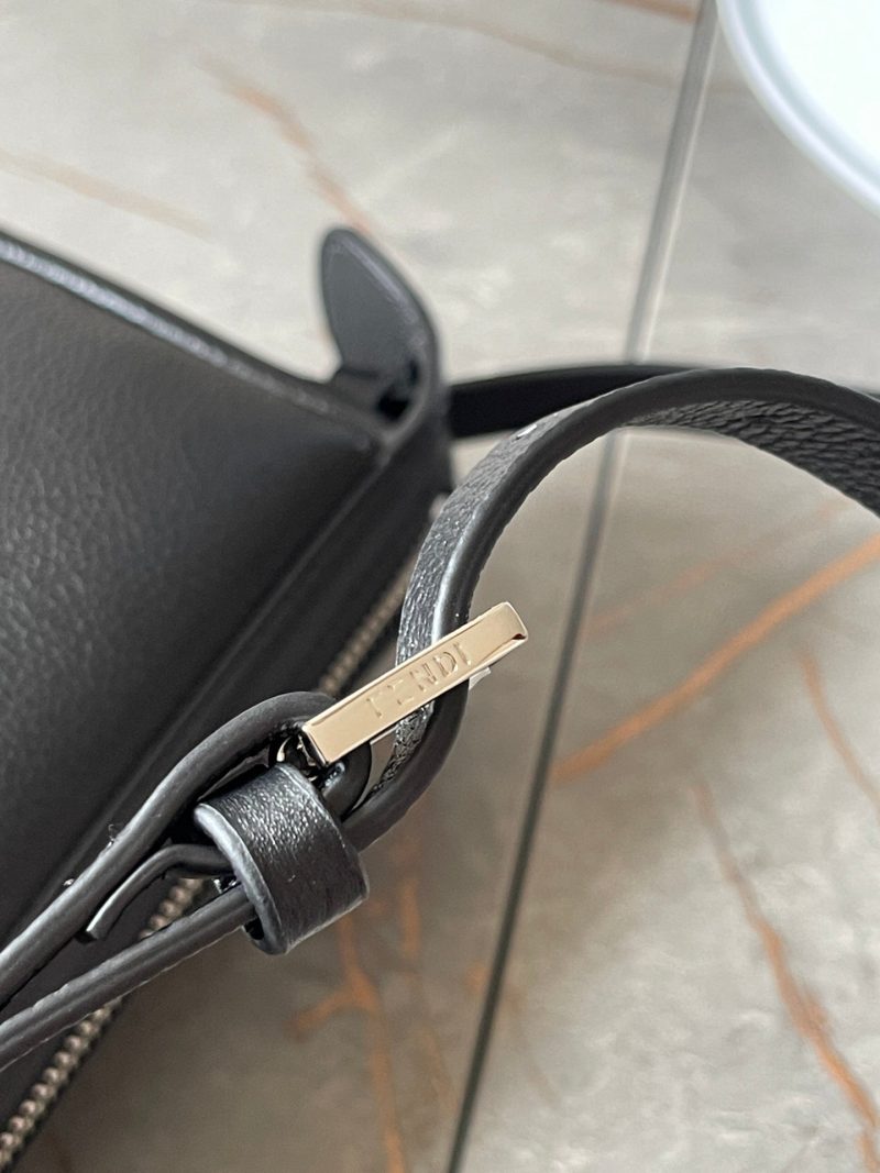 img_ae76a800_20240903_i1725293697_6495_7_jpg SIMPLY MINI 22 IN BLACK GRAINED CALFSKIN