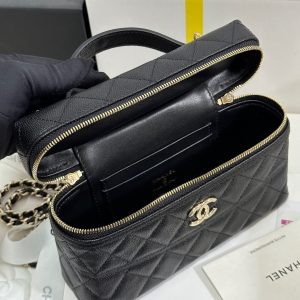 img_b885826e_20250110_i1736507485175_3490_0_6_jpg CC 25C Vanity Case 19.5cm Black Calfskin Silver Hardware 243640