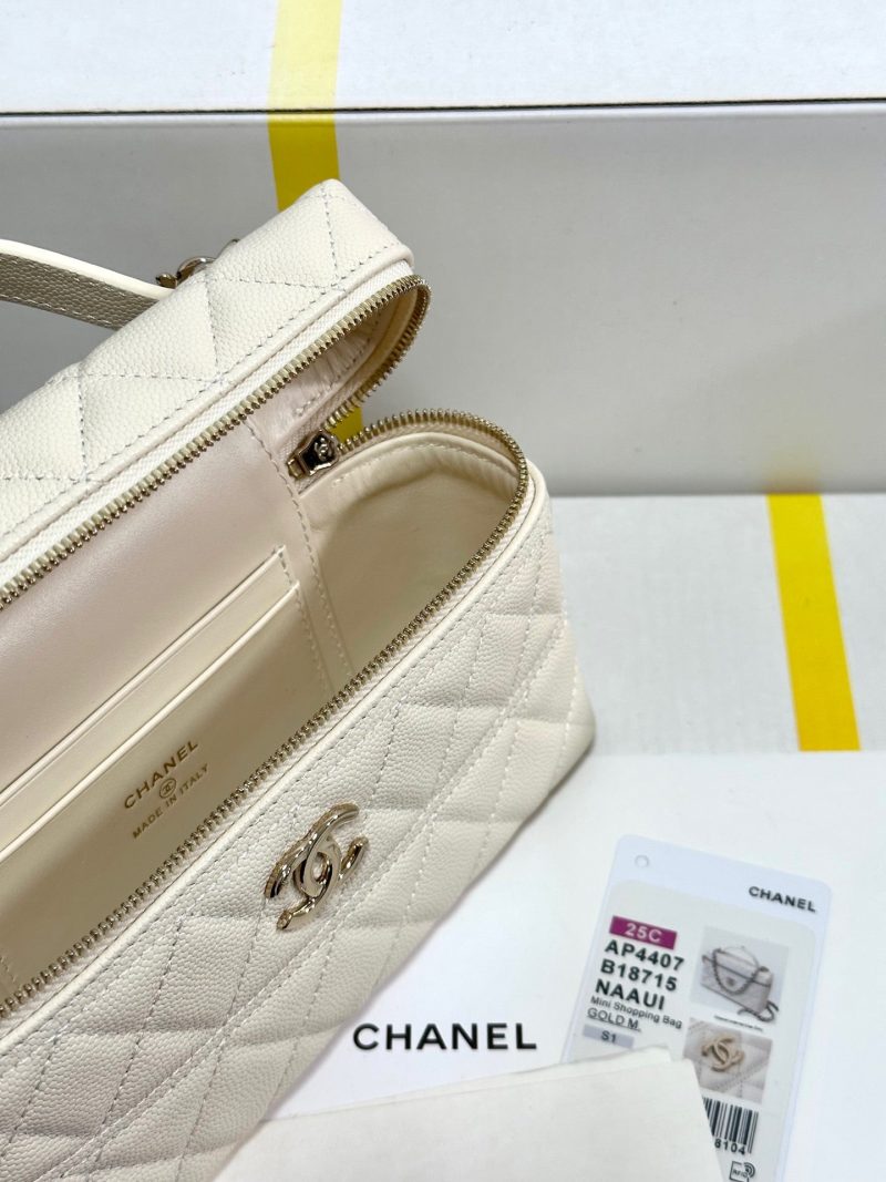 img_b885826e_20250117_i1737090076212_2646_0_6_jpg CC 25C Vanity Case Ivory White Calf Leather Silver Hardware 243660