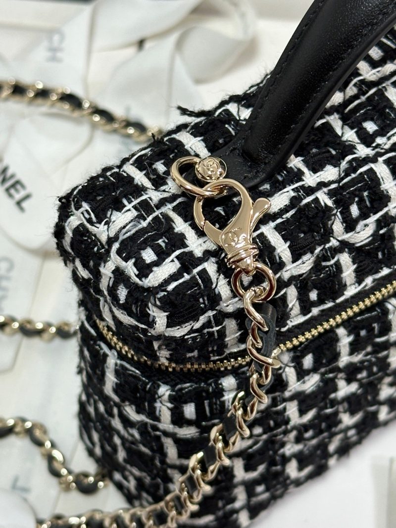 img_b885826e_20250117_i1737113043564_4124_0_2_jpg CC 25C Vanity Case Black White Tweed Light Gold Hardware 243667