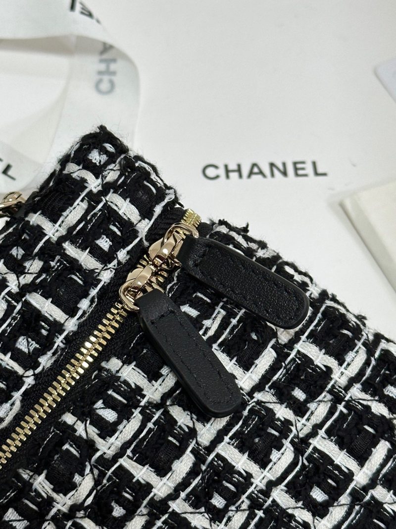 img_b885826e_20250117_i1737113044083_3853_0_6_jpg CC 25C Vanity Case Black White Tweed Light Gold Hardware 243667