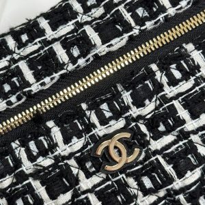 img_b885826e_20250117_i1737113044383_8628_0_3_jpg CC 25C Vanity Case Black White Tweed Light Gold Hardware 243667