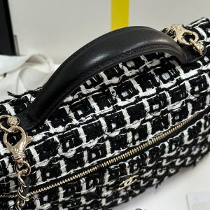 img_b885826e_20250117_i1737113044637_1_0_1_jpg CC 25C Vanity Case Black White Tweed Light Gold Hardware 243667
