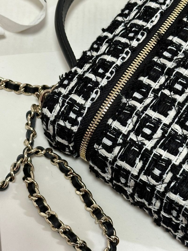 img_b885826e_20250117_i1737113044886_4436_0_4_jpg CC 25C Vanity Case Black White Tweed Light Gold Hardware 243667