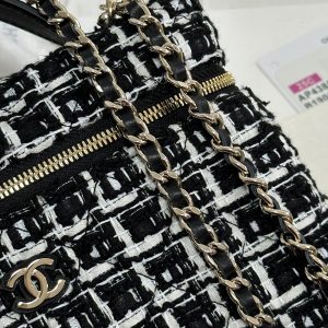 img_b885826e_20250117_i1737113045154_7774_0_5_jpg CC 25C Vanity Case Black White Tweed Light Gold Hardware 243667