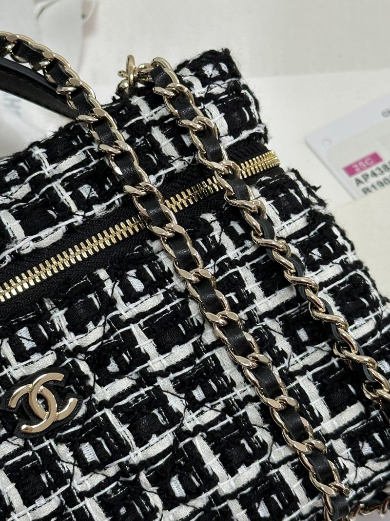 img_b885826e_20250117_i1737113045154_7774_0_5_jpg CC 25C Vanity Case Black White Tweed Light Gold Hardware 243667