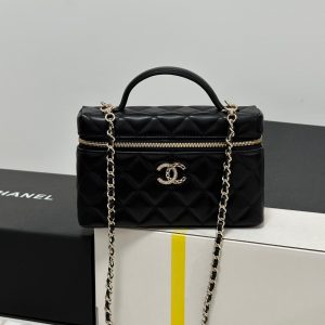 img_b885826e_20250121_i1737451571785_1798_0_0_jpg CC 25C Vanity Case 19.5cm Black Hanel Sheepskin Light Gold Hardware