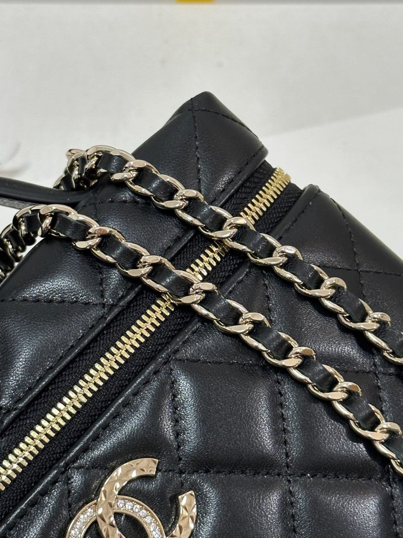 img_b885826e_20250121_i1737451572051_991_0_5_jpg_2 CC 25C Vanity Case 19.5cm Black Hanel Sheepskin Light Gold Hardware