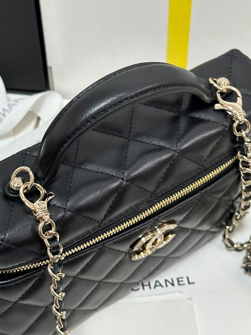 img_b885826e_20250121_i1737451572532_5922_0_3_jpg_2 CC 25C Vanity Case 19.5cm Black Hanel Sheepskin Light Gold Hardware