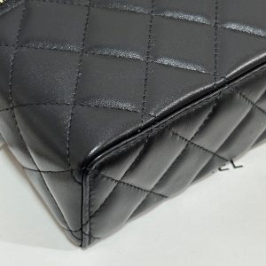 img_b885826e_20250121_i1737451572770_2019_0_7_jpg_2 CC 25C Vanity Case 19.5cm Black Hanel Sheepskin Light Gold Hardware