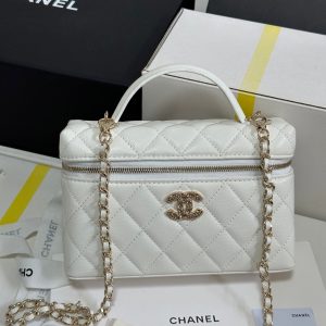 CC 25P Vanity Case 19.5cm White Calfskin Heart Rhinestone 243604