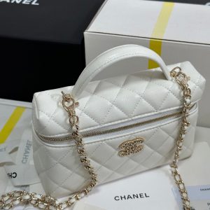 CC 25P Vanity Case 19.5cm White Calfskin Heart Rhinestone 243604