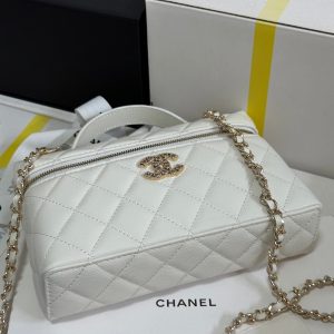 CC 25P Vanity Case 19.5cm White Calfskin Heart Rhinestone 243604