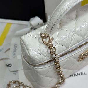 CC 25P Vanity Case 19.5cm White Calfskin Heart Rhinestone 243604