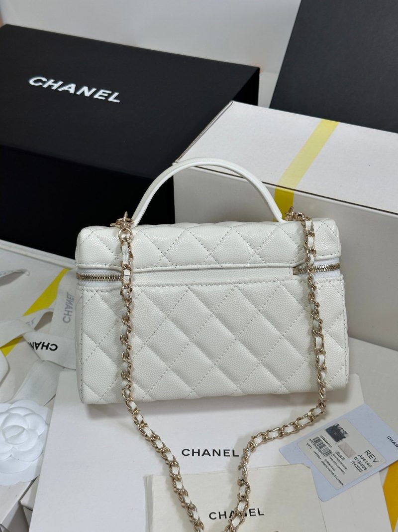 CC 25P Vanity Case 19.5cm White Calfskin Heart Rhinestone 243604