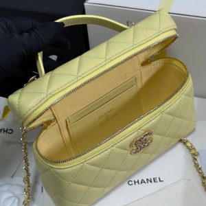 CC 25P Vanity Case 19.5cm Yellow Pastel Calfskin Heart Rhinestone 243607