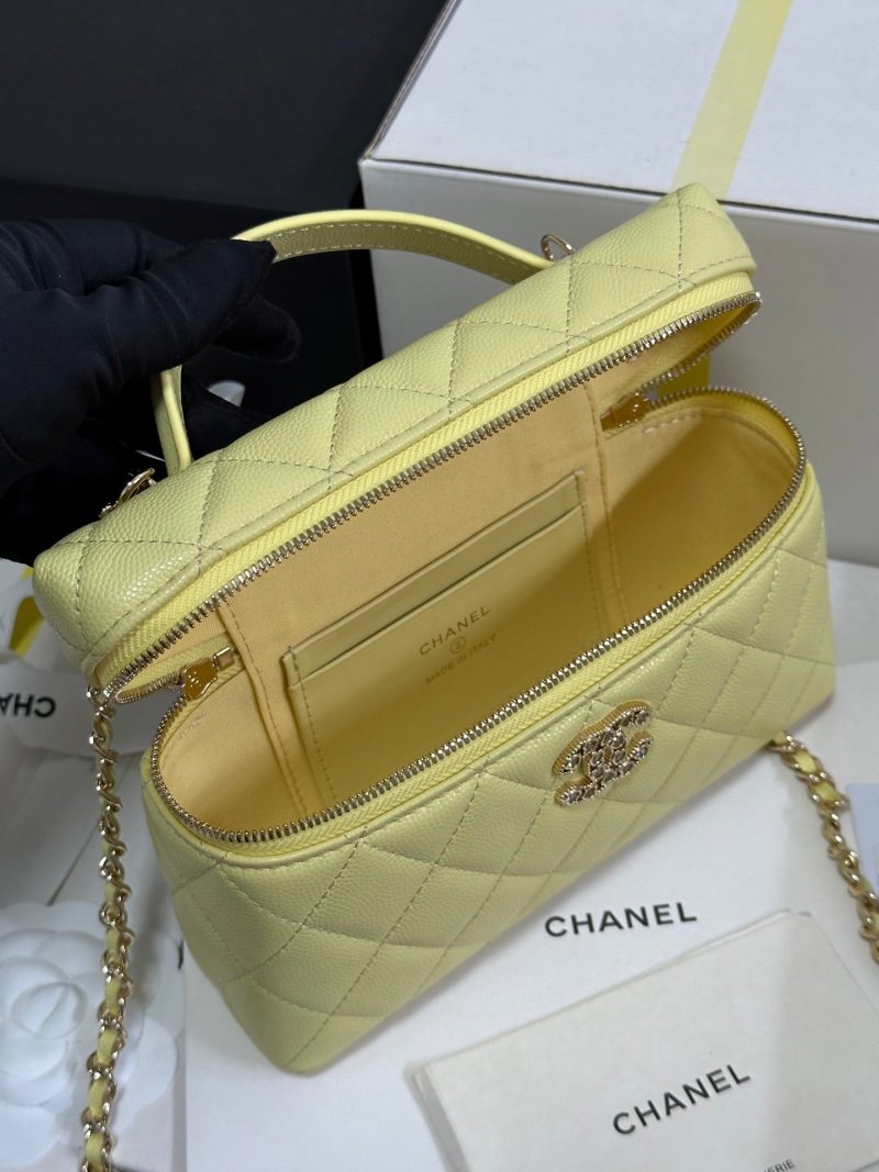 CC 25P Vanity Case 19.5cm Yellow Pastel Calfskin Heart Rhinestone 243607