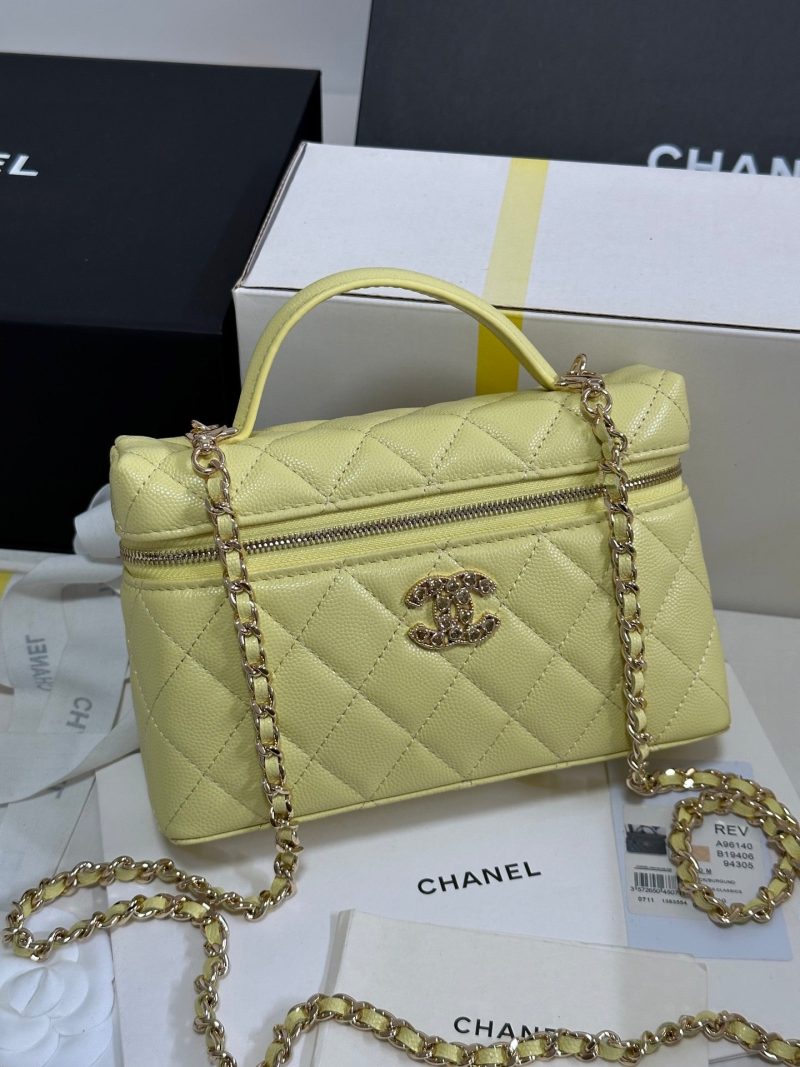 CC 25P Vanity Case 19.5cm Yellow Pastel Calfskin Heart Rhinestone 243607