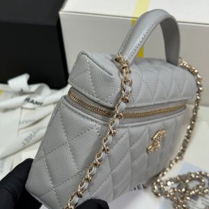 CC 25P Vanity Case 19.5cm Light Gray Calfskin Heart Rhinestone 243610