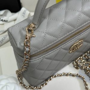 CC 25P Vanity Case 19.5cm Light Gray Calfskin Heart Rhinestone 243610