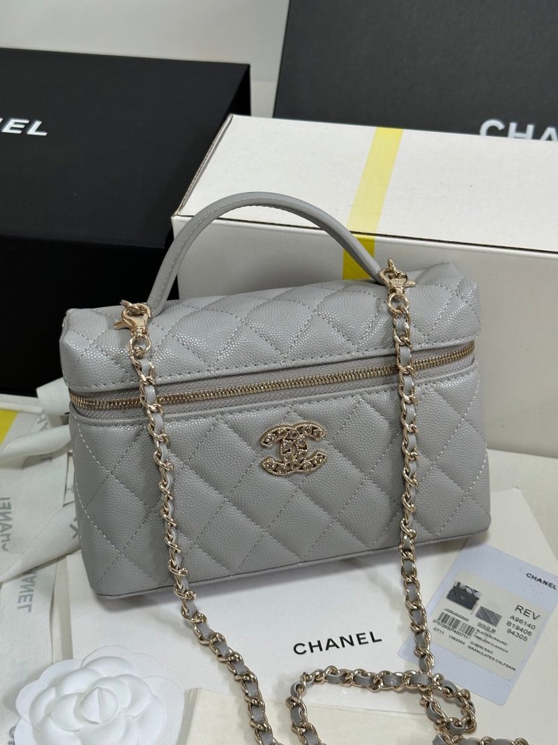 CC 25P Vanity Case 19.5cm Light Gray Calfskin Heart Rhinestone 243610