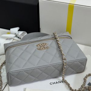 CC 25P Vanity Case 19.5cm Light Gray Calfskin Heart Rhinestone 243610