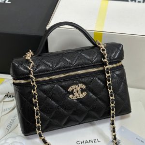 img_b885826e_20250324_i1742780333074_2718_0_1.jpg_1 CC 25P Vanity Case 19.5cm Black Calfskin Heart Rhinestone 243613