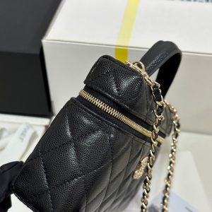 img_b885826e_20250324_i1742780333082_616_0_6.jpg_1 CC 25P Vanity Case 19.5cm Black Calfskin Heart Rhinestone 243613