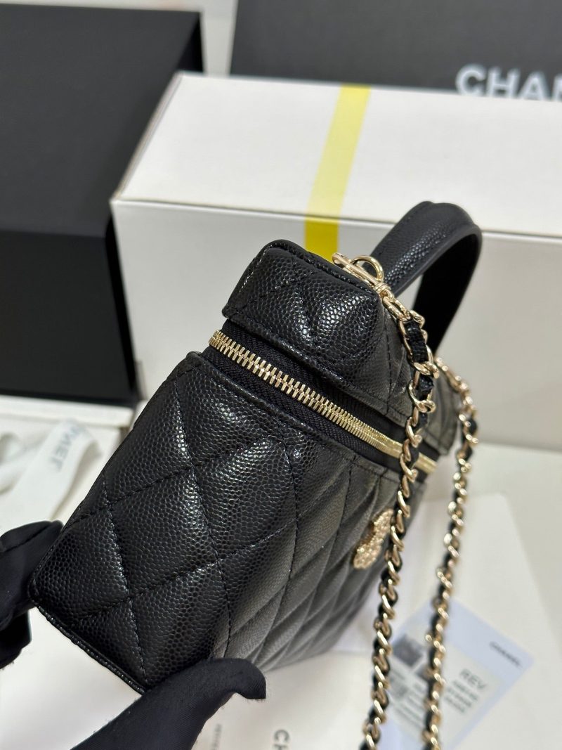 img_b885826e_20250324_i1742780333082_616_0_6.jpg_1 CC 25P Vanity Case 19.5cm Black Calfskin Heart Rhinestone 243613