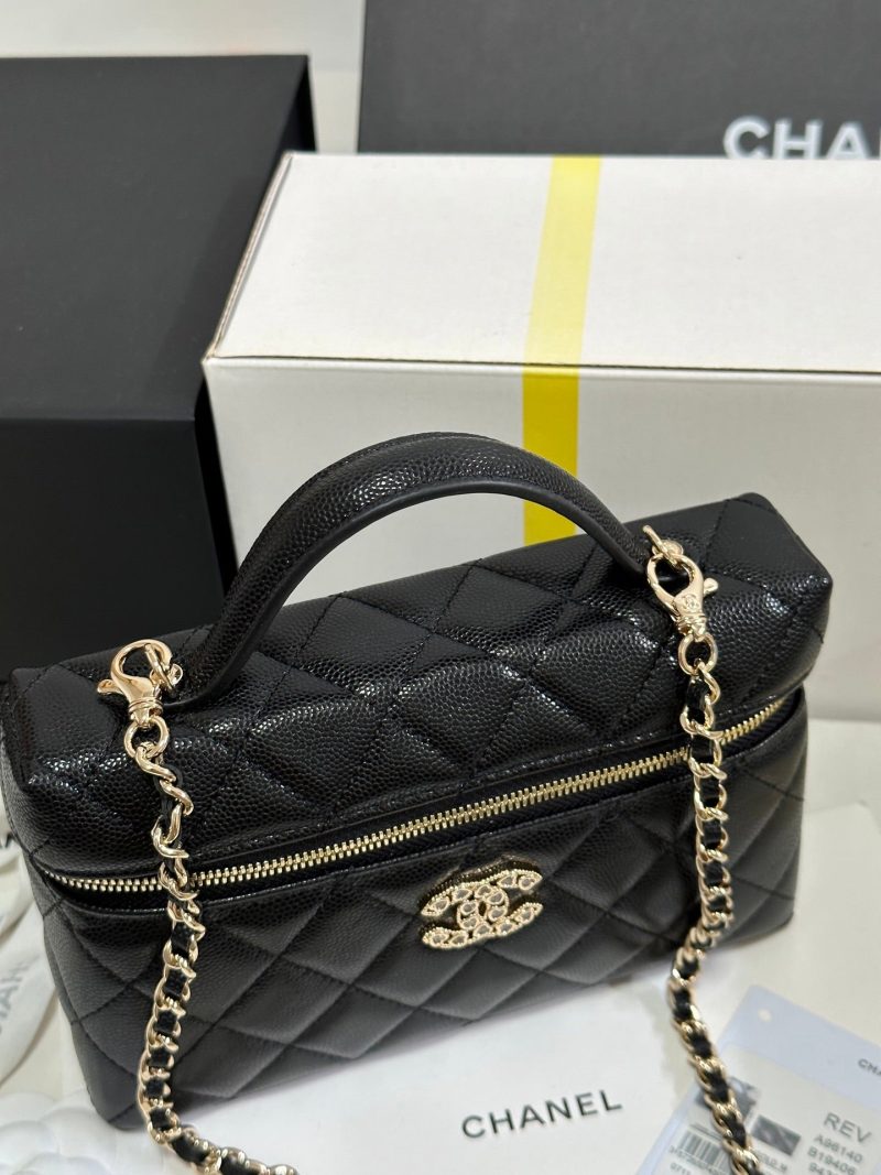 img_b885826e_20250324_i1742780333097_8942_0_2.jpg_1 CC 25P Vanity Case 19.5cm Black Calfskin Heart Rhinestone 243613