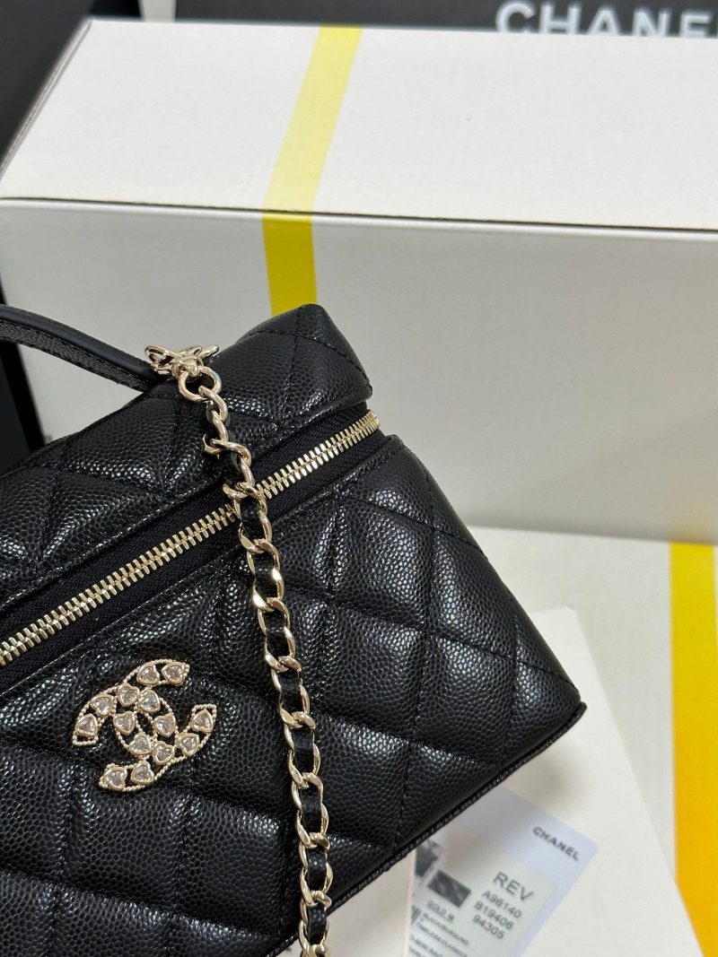 img_b885826e_20250324_i1742780333118_2976_0_3.jpg_1 CC 25P Vanity Case 19.5cm Black Calfskin Heart Rhinestone 243613