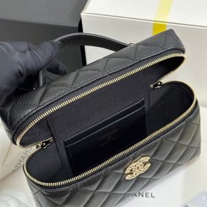img_b885826e_20250324_i1742780333774_2062_0_5.jpg_1 CC 25P Vanity Case 19.5cm Black Calfskin Heart Rhinestone 243613