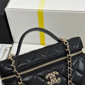 img_b885826e_20250324_i1742780333814_6464_0_4.jpg_1 CC 25P Vanity Case 19.5cm Black Calfskin Heart Rhinestone 243613