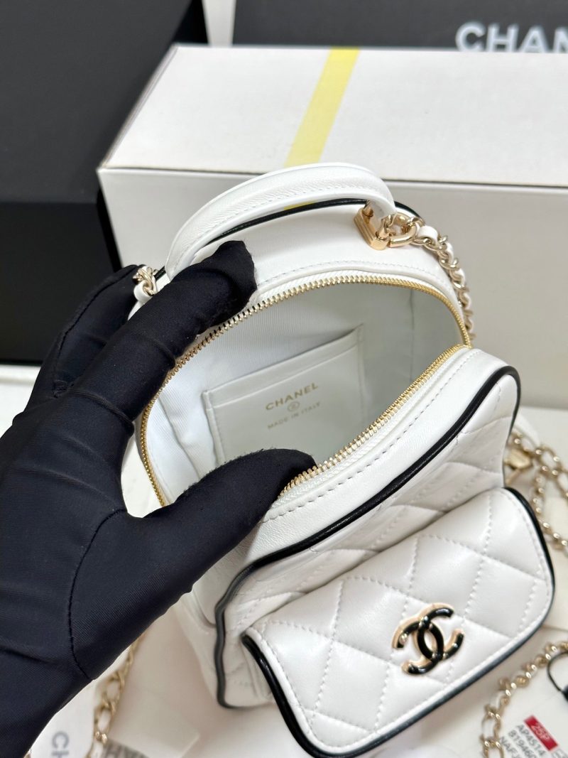 img_b885826e_20250324_i1742814838930_2917_0_5_jpg CC 25P Mini Backpack 18 White Black Lambskin Gold Hardware 243521