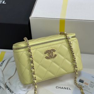 CC 25C Vanity Case 17cm Yellow Caviar Leather Heart Rhinestone Light Gold Hardware 243418