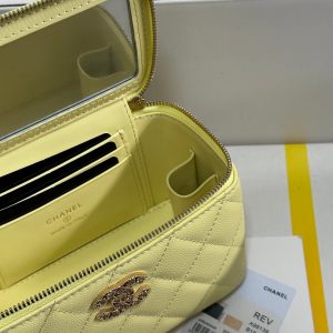 CC 25C Vanity Case 17cm Yellow Caviar Leather Heart Rhinestone Light Gold Hardware 243418