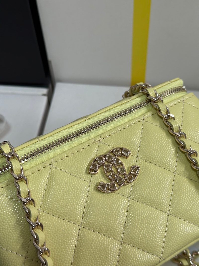 CC 25C Vanity Case 17cm Yellow Caviar Leather Heart Rhinestone Light Gold Hardware 243418
