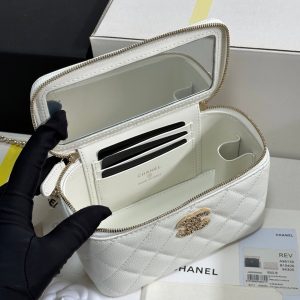 CC 25C Vanity Case 17cm White Caviar Leather Heart Rhinestone Light Gold Hardware 243421