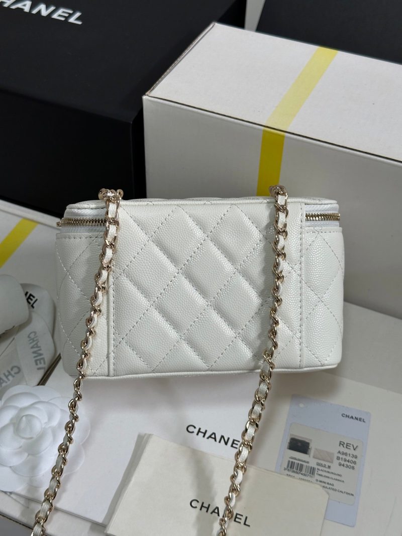 CC 25C Vanity Case 17cm White Caviar Leather Heart Rhinestone Light Gold Hardware 243421