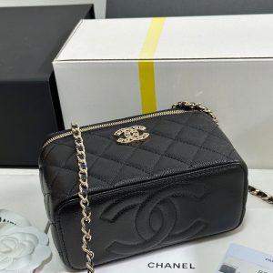 CC 25C Vanity Case 17cm Black Caviar Leather Heart Rhinestone Light Gold Hardware 243427