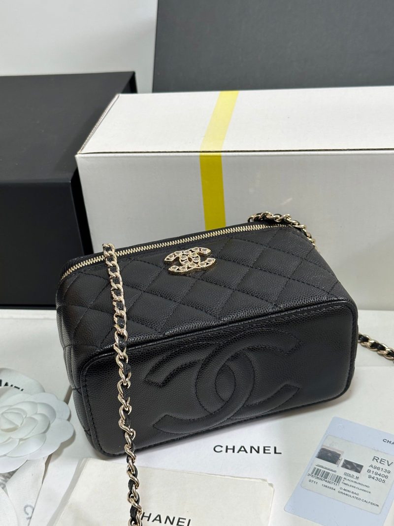 CC 25C Vanity Case 17cm Black Caviar Leather Heart Rhinestone Light Gold Hardware 243427