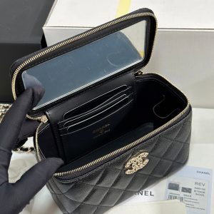 CC 25C Vanity Case 17cm Black Caviar Leather Heart Rhinestone Light Gold Hardware 243427