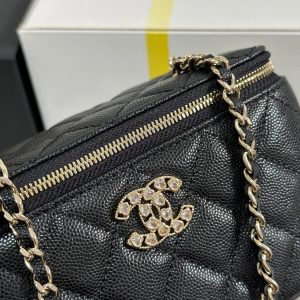 CC 25C Vanity Case 17cm Black Caviar Leather Heart Rhinestone Light Gold Hardware 243427