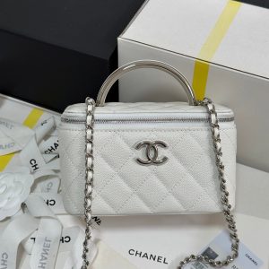 img_b885826e_20250328_i1743136375393_2062_0_0_jpg CC 25P Vanity Case 17cm White Leather Silver Hardware 243460